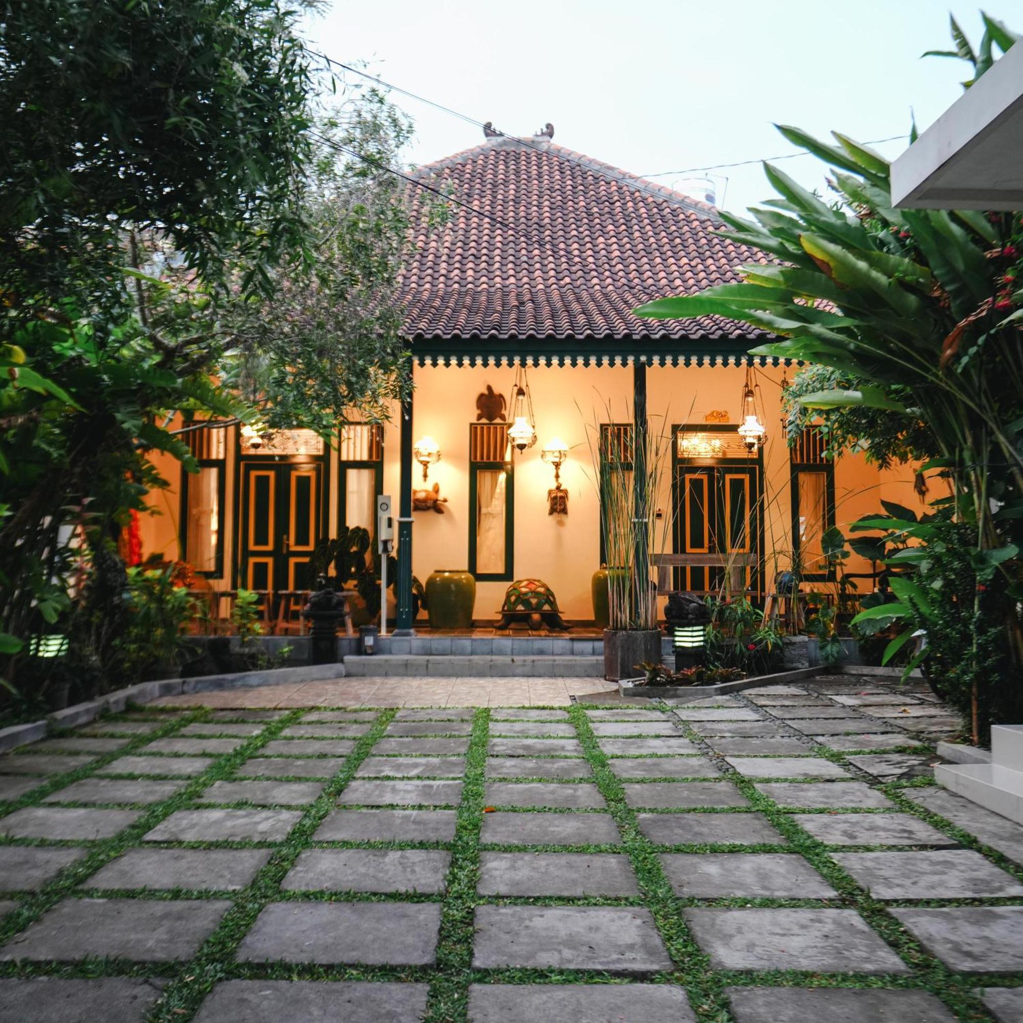 Omahkura 1 Lägenhet Yogyakarta Exteriör bild