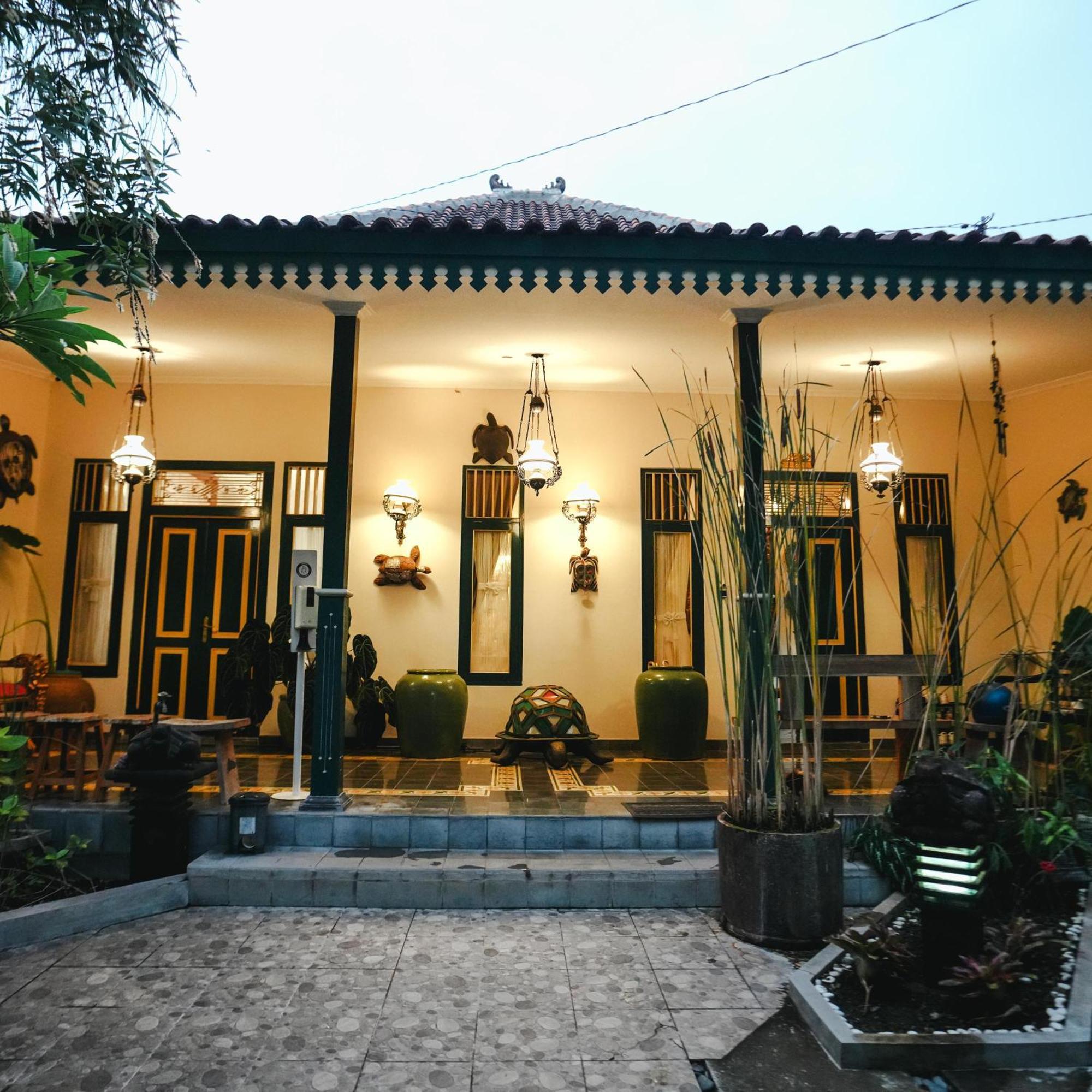 Omahkura 1 Lägenhet Yogyakarta Exteriör bild